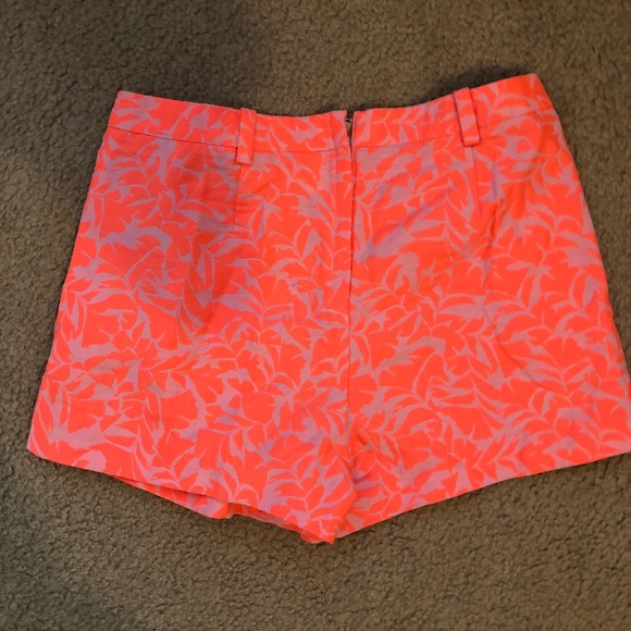 Pink high waisted shorts - Picture 2 of 2